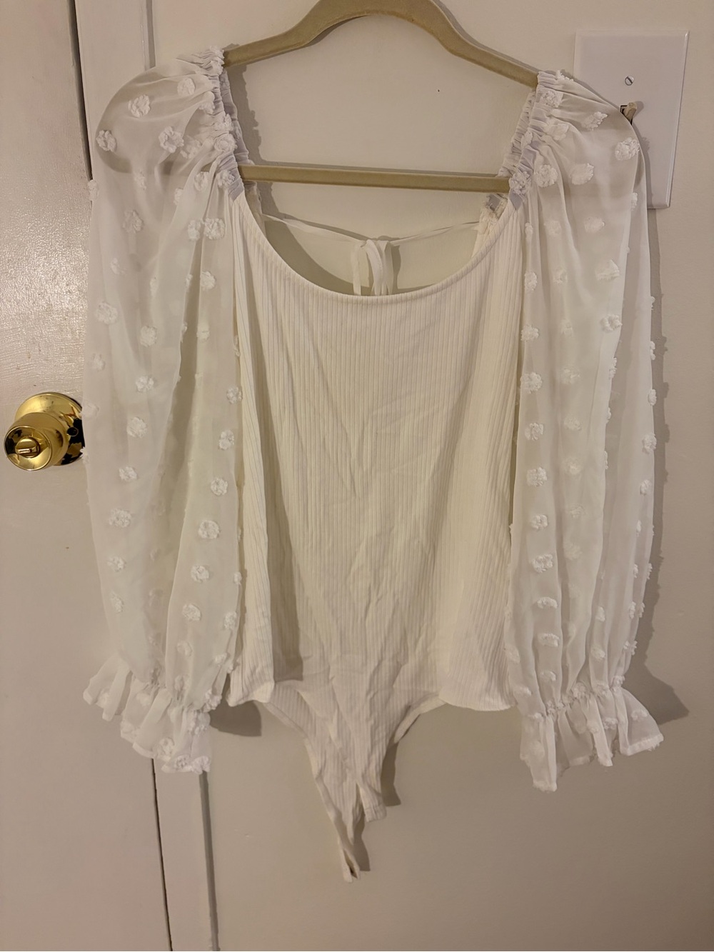eesome White Puff-Sleeve Sheer-Sleeve Ribbed Bodysuit